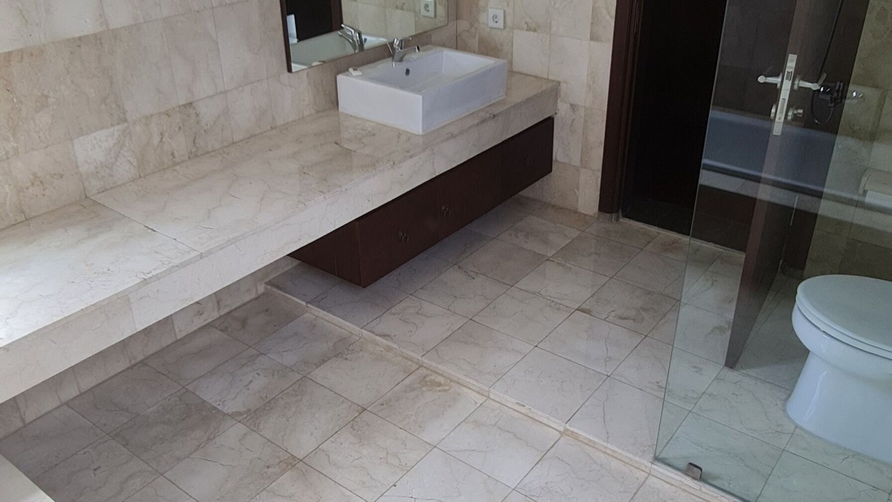 Photo of Bathroom in Mumbul