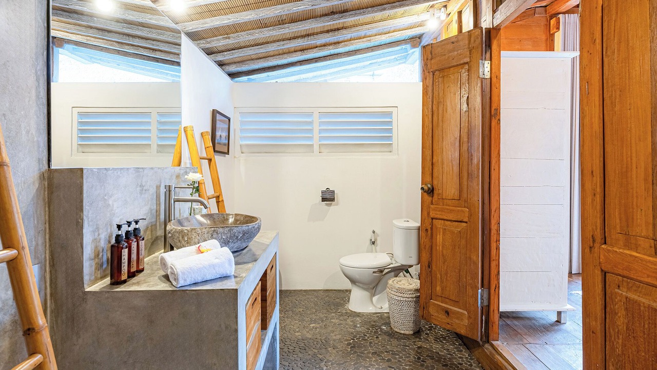 Photo of Bathroom in Laksmana