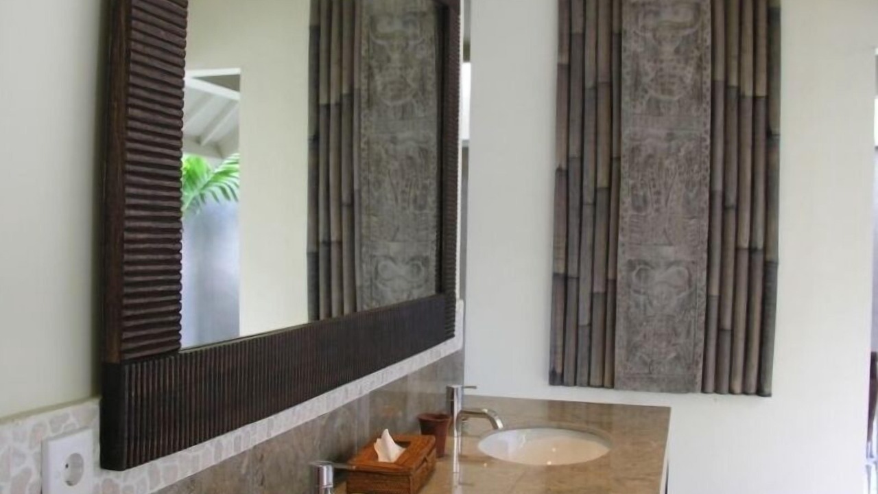 Photo of Bathroom in Laksmana