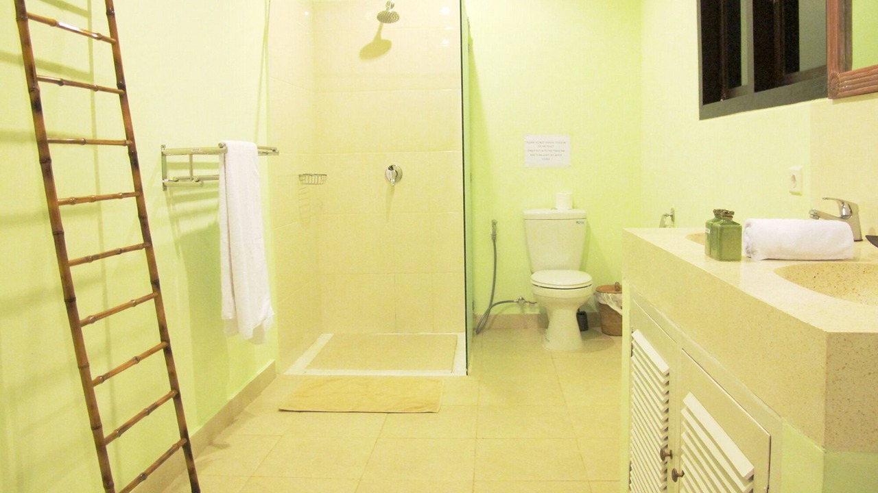 Photo of Bathroom in Sunset Road