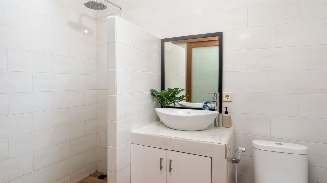 Photo of Bathroom in Laksmana