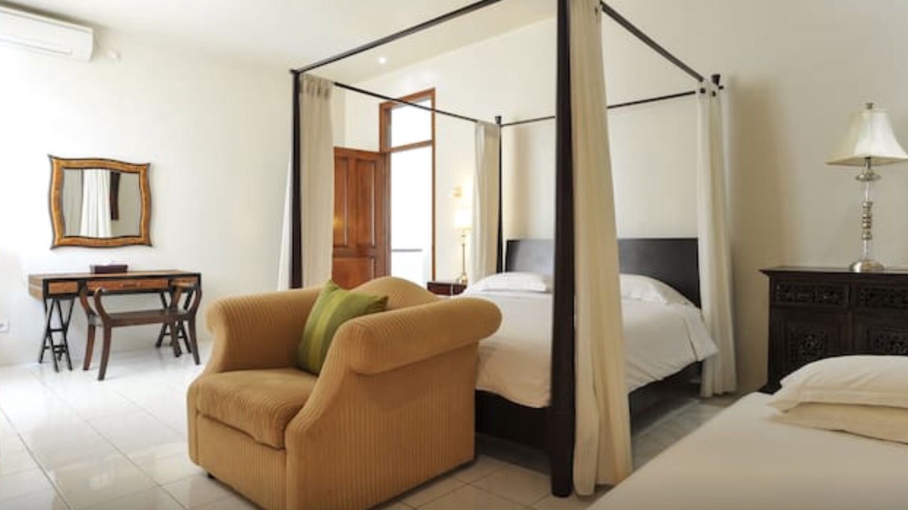 Photo of Bedroom in Kartika Plaza