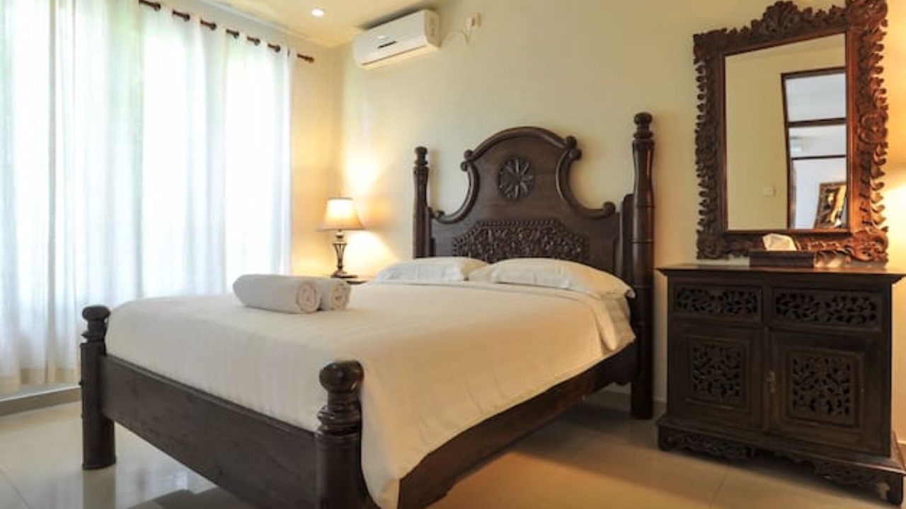 Photo of Bedroom in Kartika Plaza
