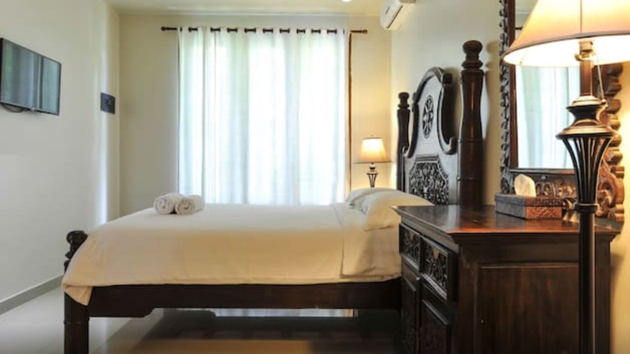Photo of Bedroom in Kartika Plaza