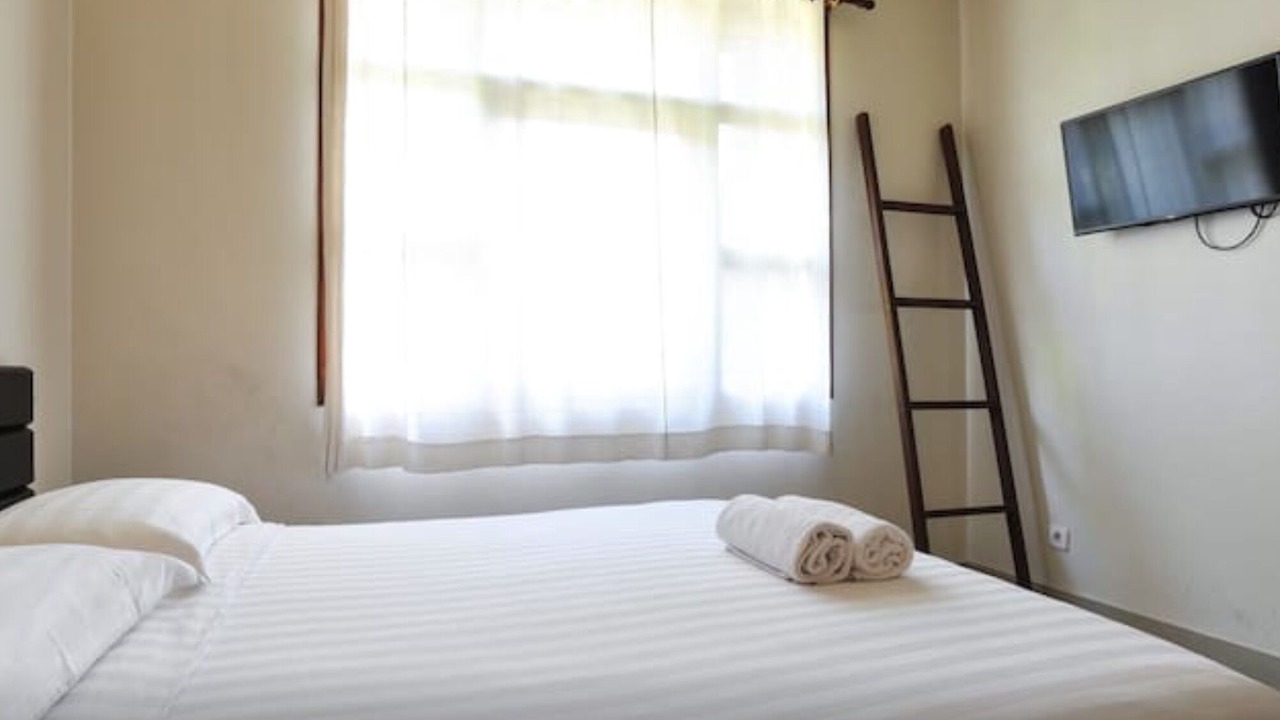 Photo of Bedroom in Kartika Plaza