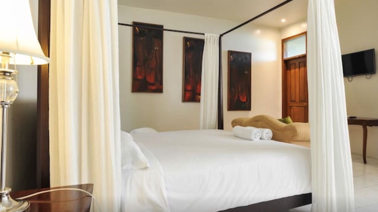 Photo of Bedroom in Kartika Plaza