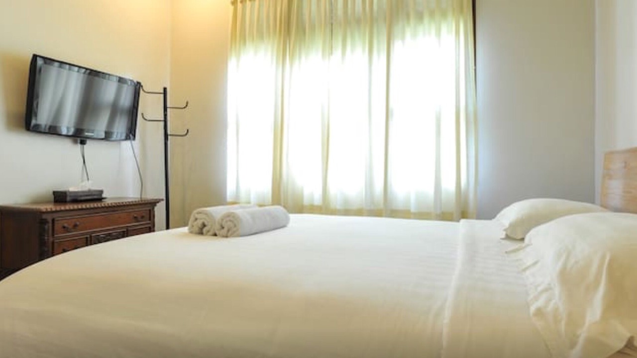 Photo of Bedroom in Kartika Plaza