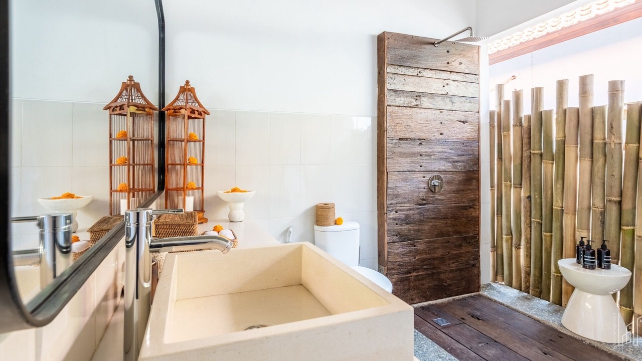 Photo of Bathroom in Sunset Road