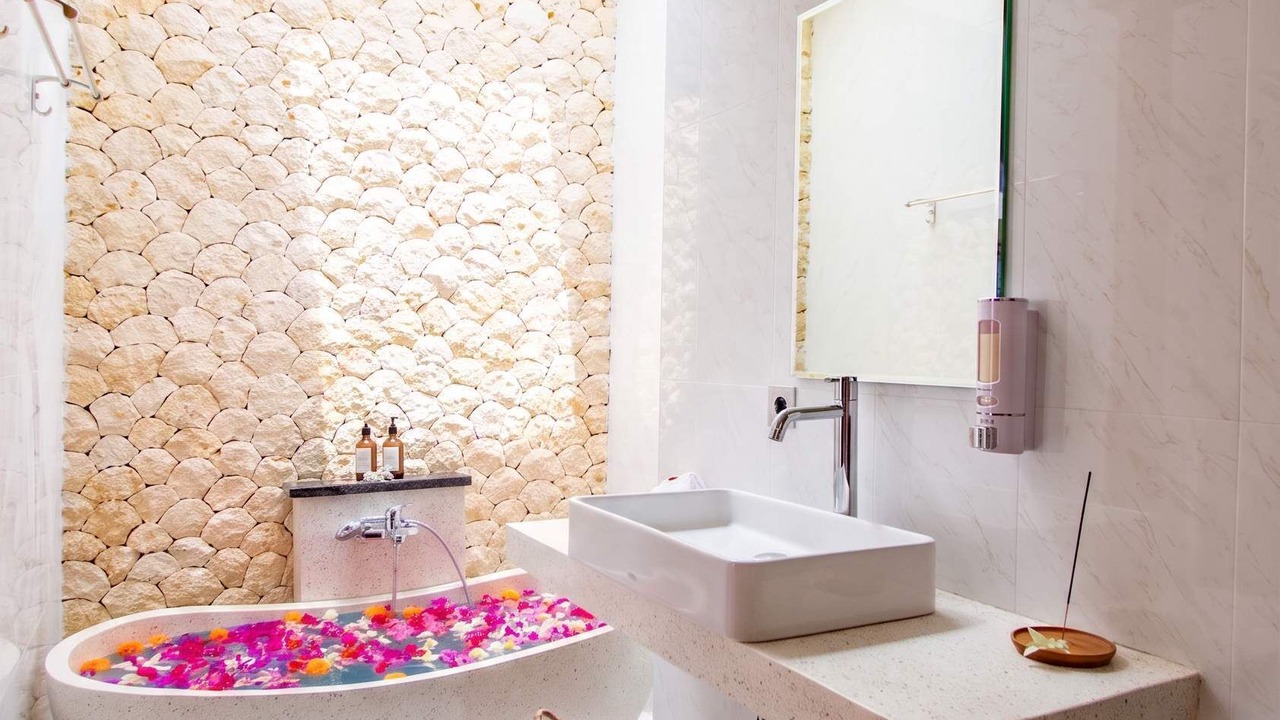 Photo of Bathroom in Padangsambian Klod