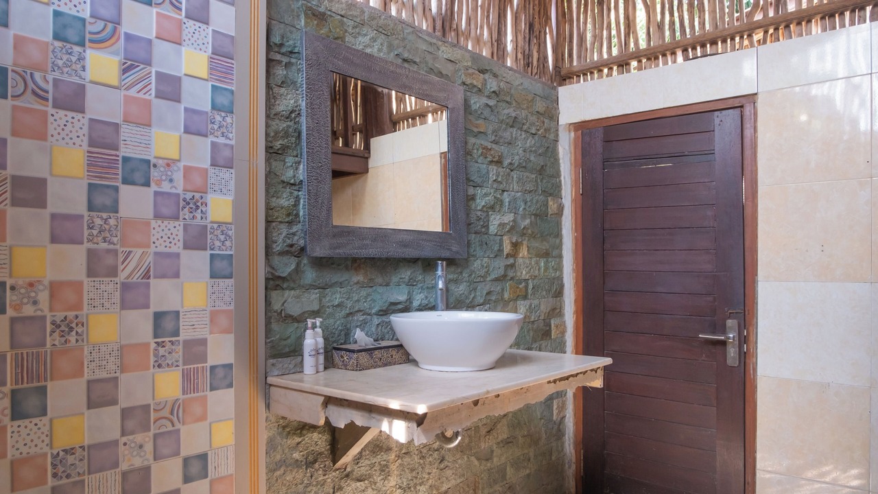 Photo of Bathroom in Mushroom Bay