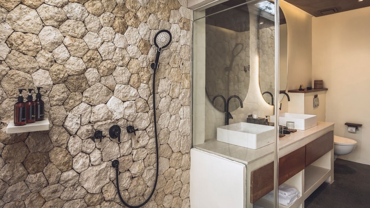 Photo of Bathroom in Petulu