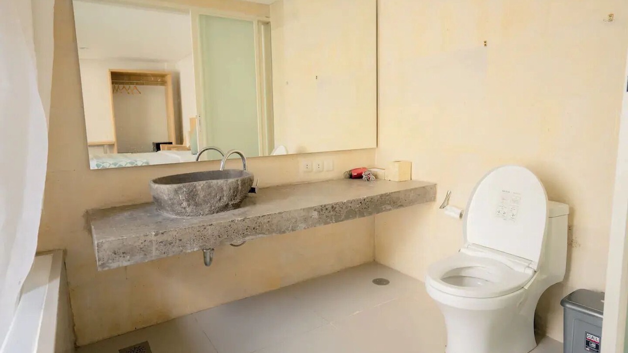 Photo of Bathroom in Mumbul