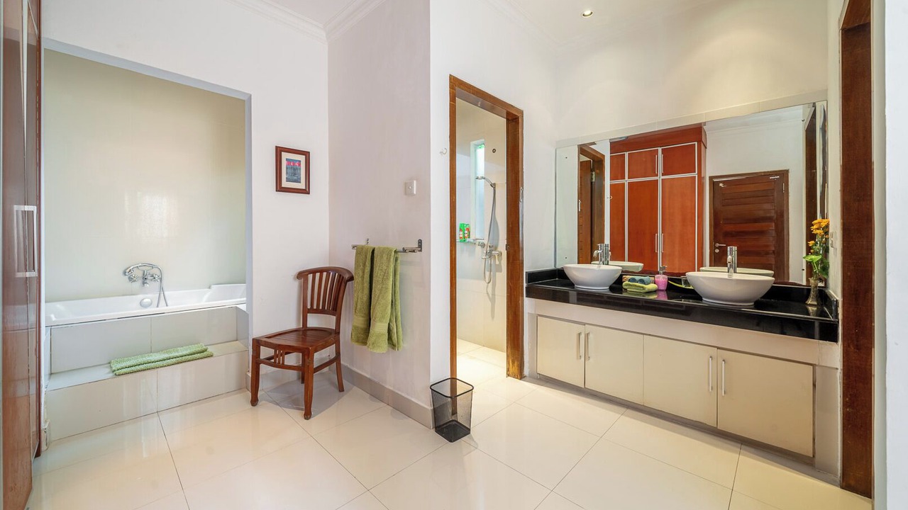 Photo of Bathroom in Dyanapura