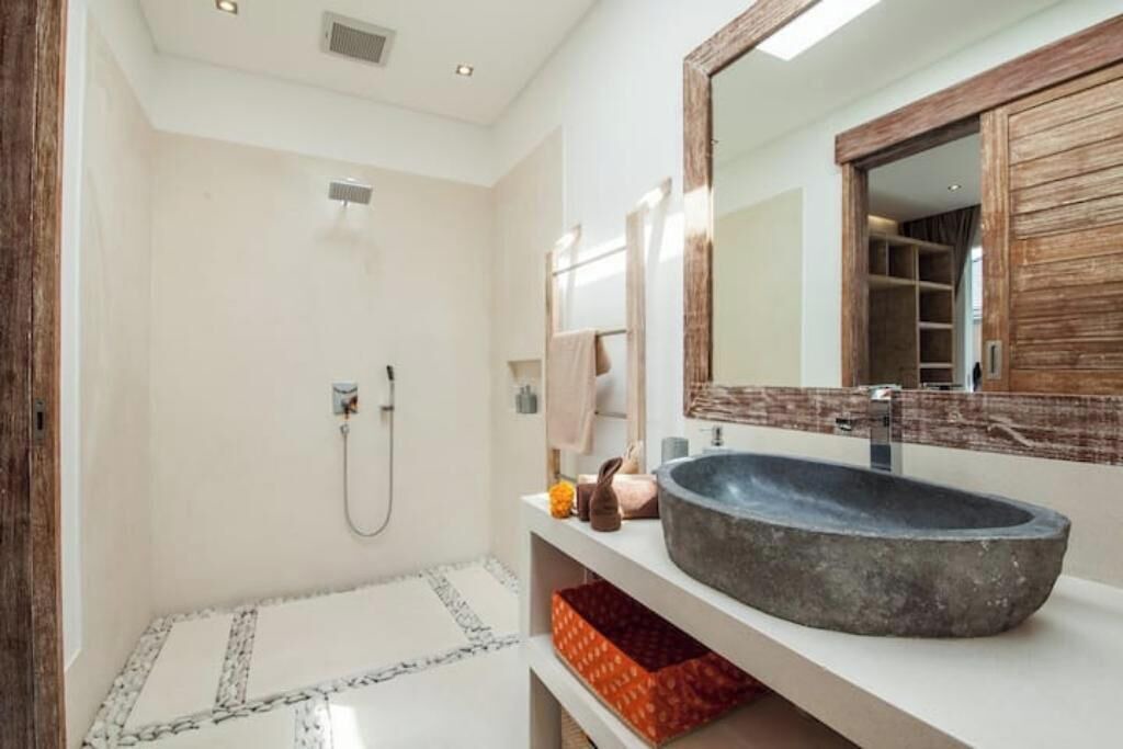 Photo of Bathroom in Sunset Road