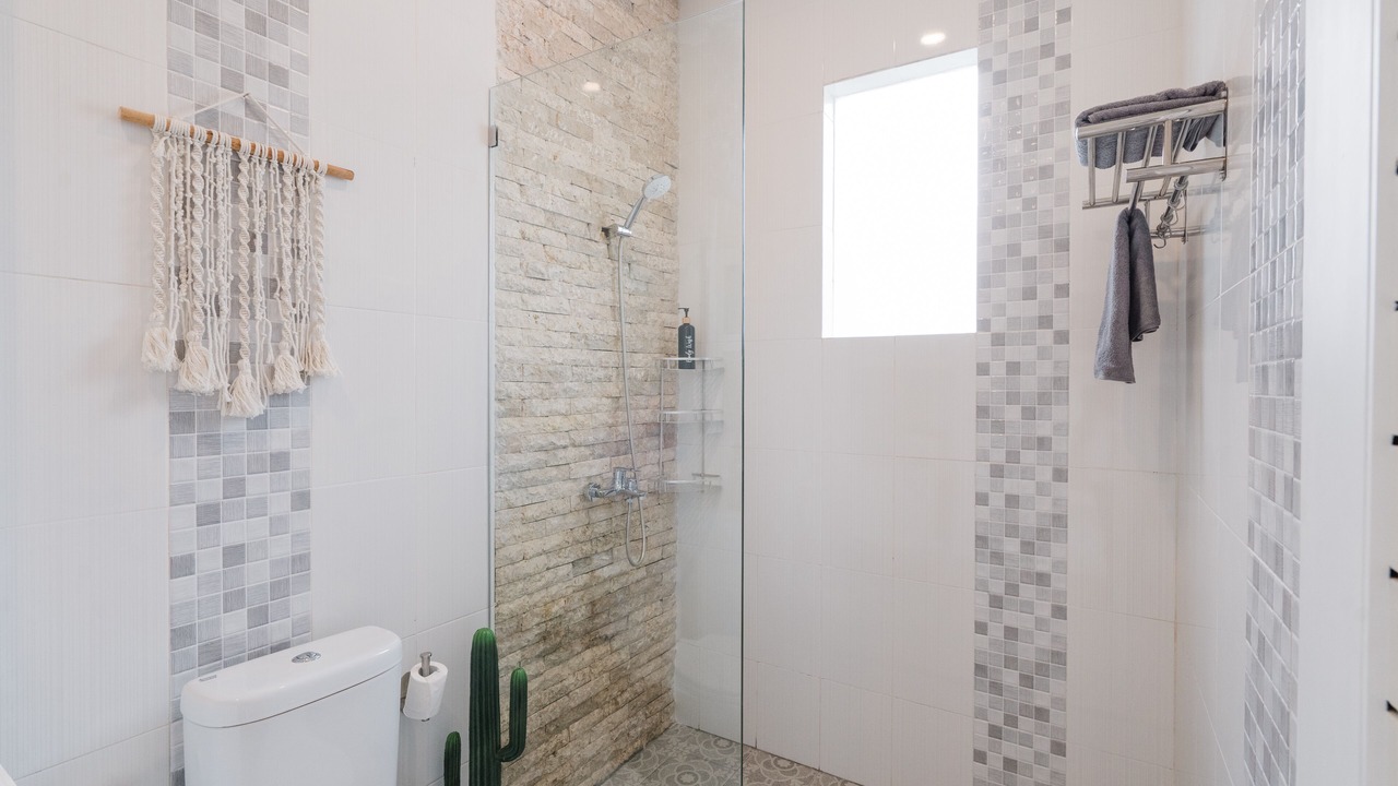 Photo of Bathroom in Sunset Road