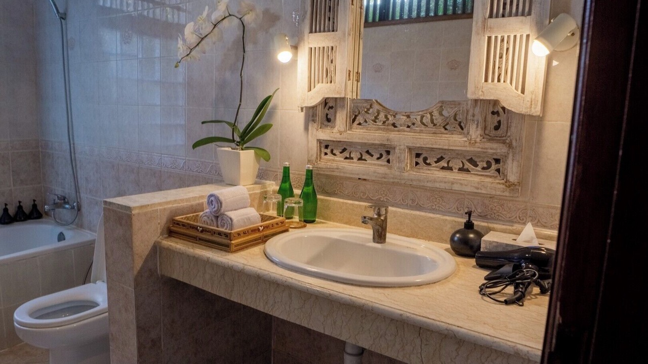 Photo of Bathroom in Kartika Plaza