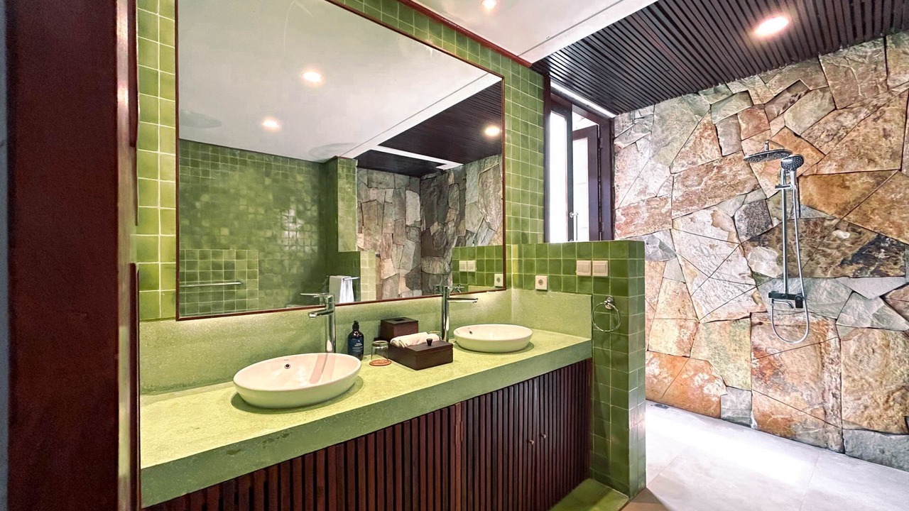 Photo of Bathroom in Sunset Road
