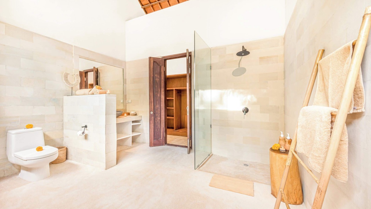 Photo of Bathroom in Petitenget