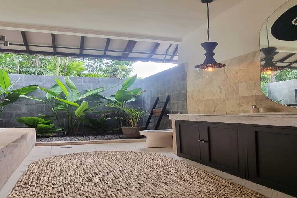 Photo of Bathroom in Mumbul