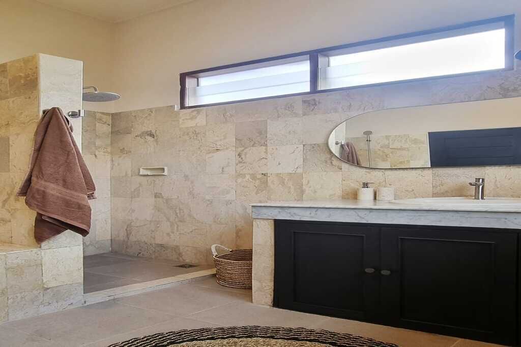 Photo of Bathroom in Mumbul