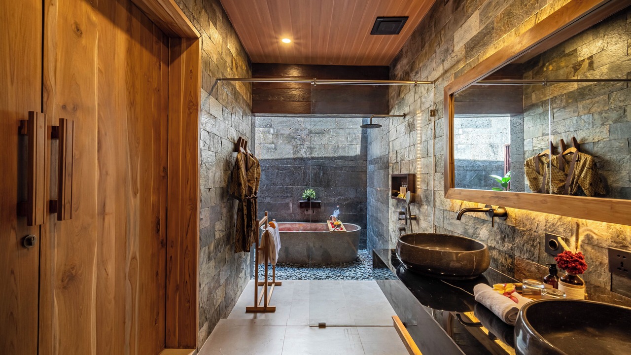 Photo of Bathroom in Kartika Plaza