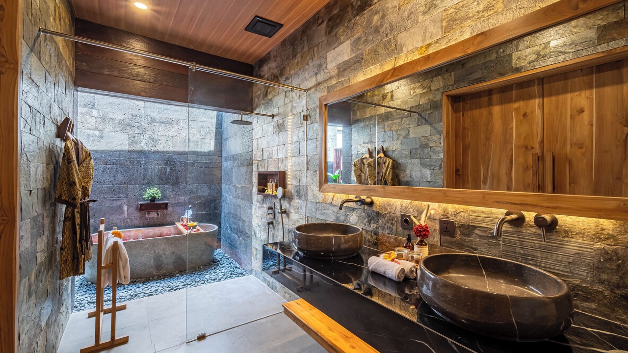 Photo of Bathroom in Kartika Plaza