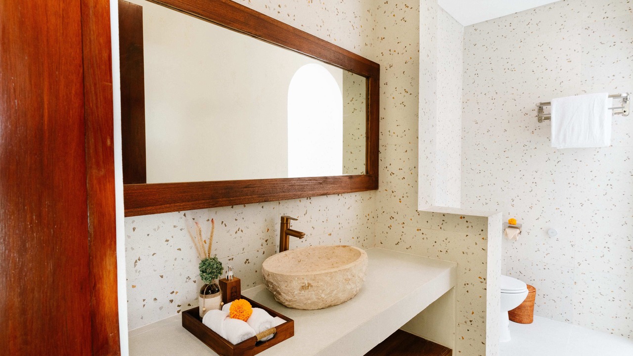 Photo of Bathroom in Kartika Plaza
