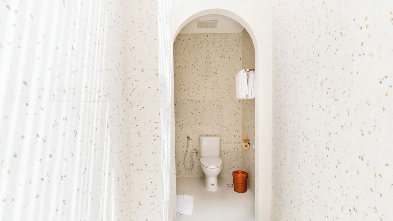 Photo of Bathroom in Kartika Plaza
