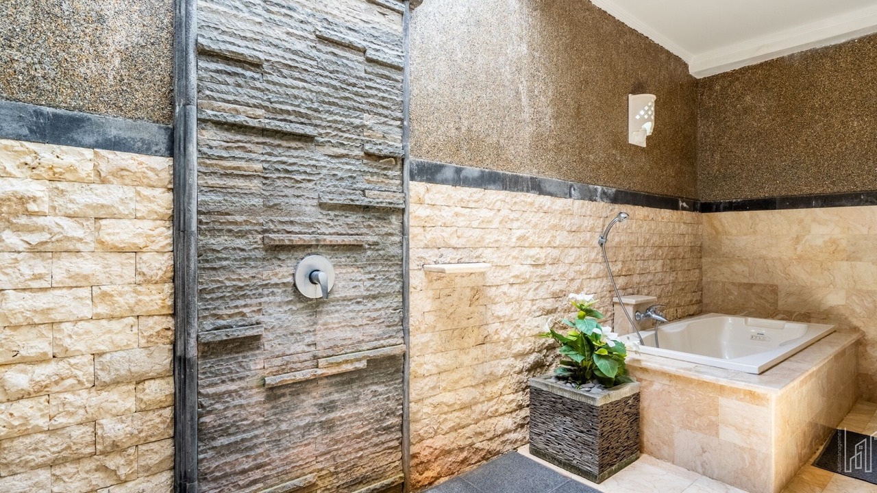 Photo of Bathroom in Dewi Sri