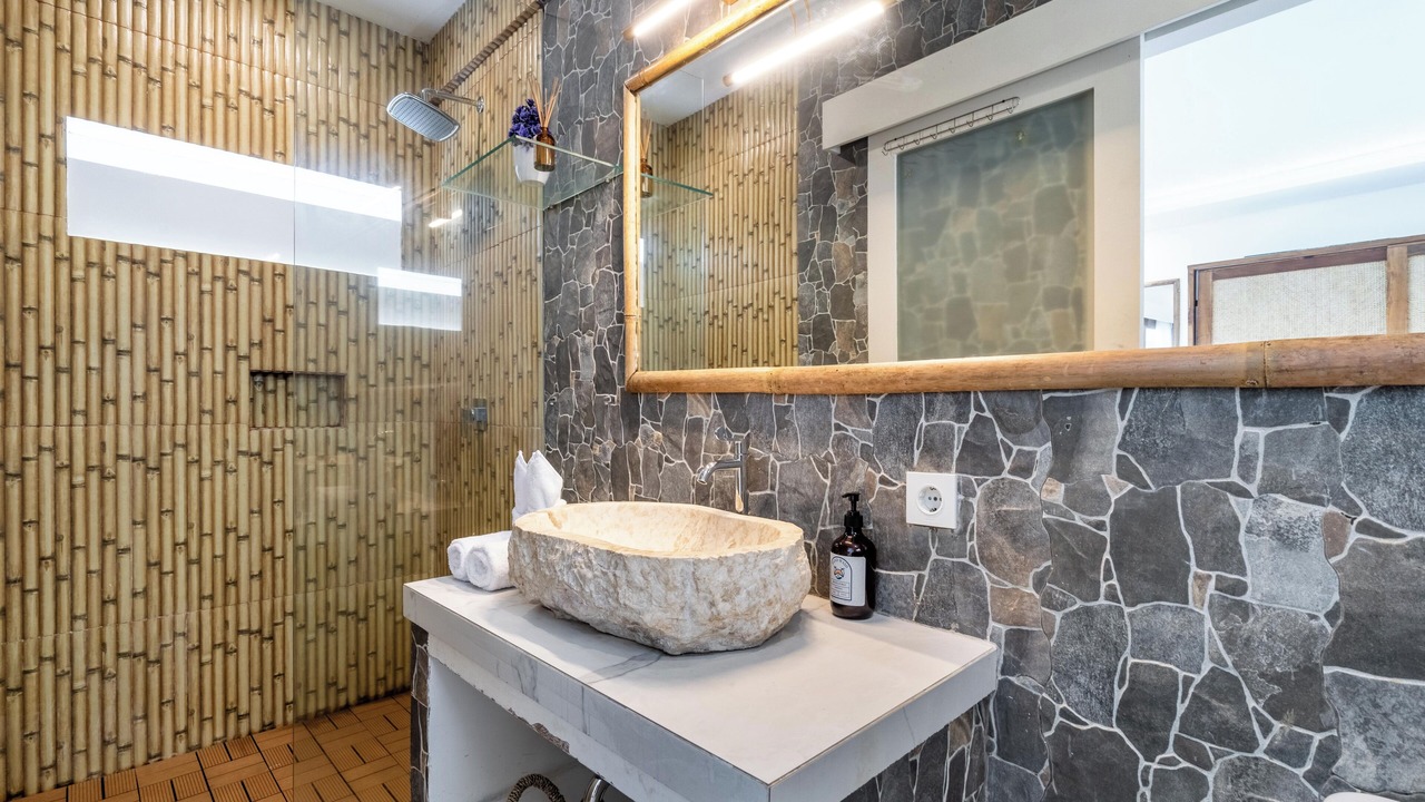 Photo of Bathroom in Sunset Road