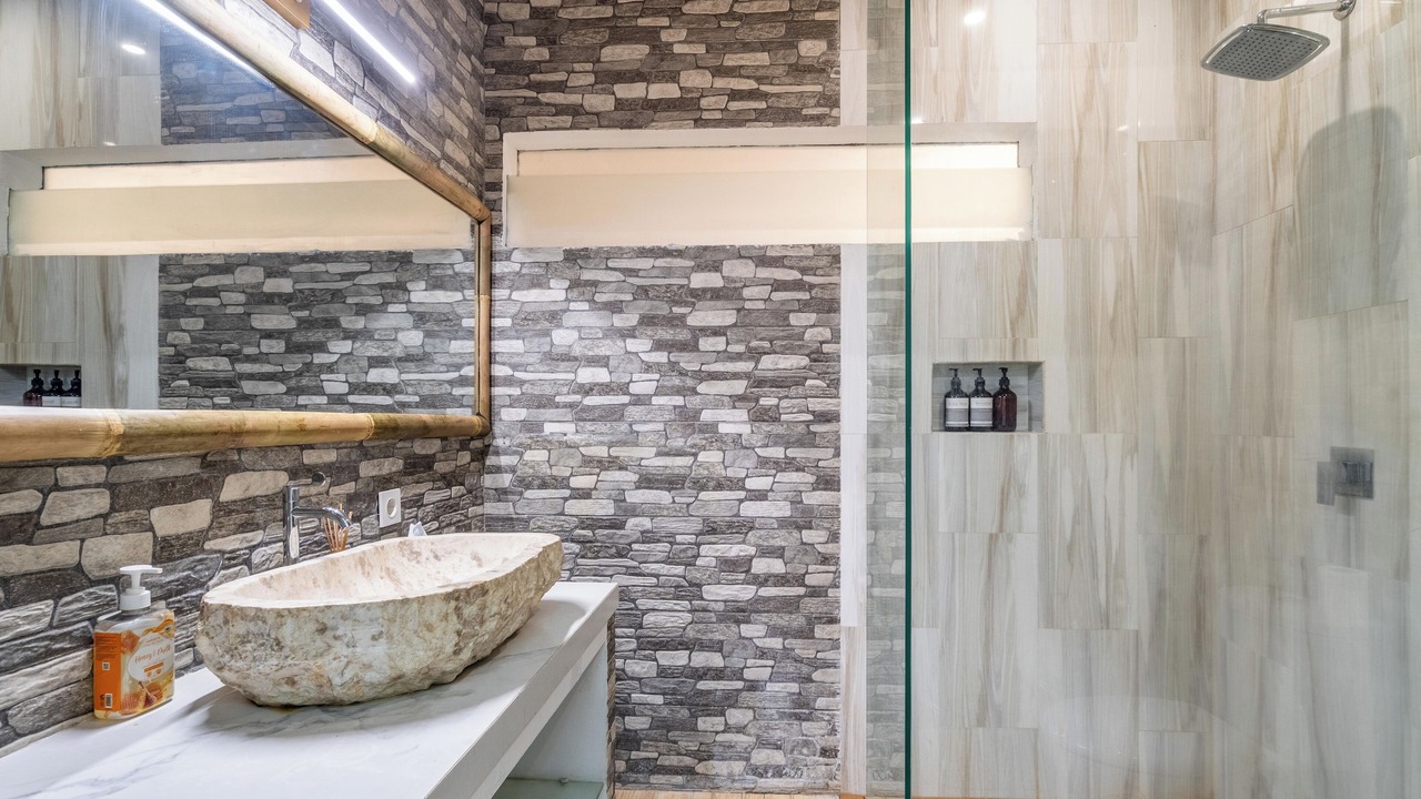 Photo of Bathroom in Sunset Road