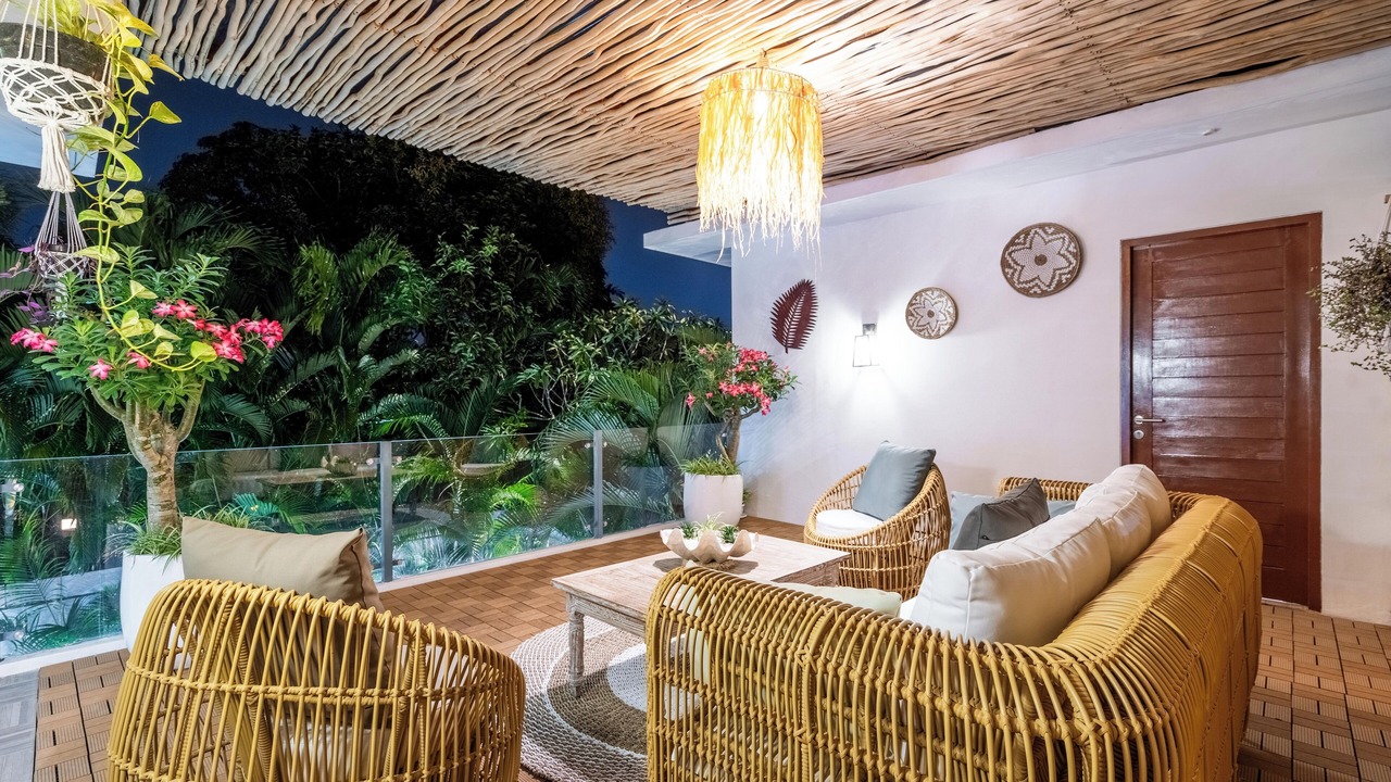 Photo of Patio Balcony in Sunset Road