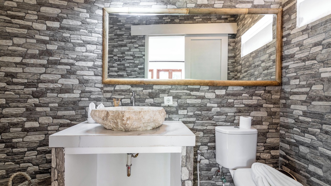 Photo of Bathroom in Sunset Road