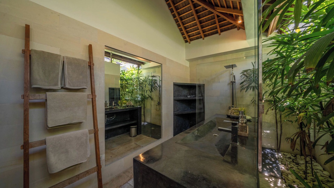 Photo of Bathroom in Sunset Road