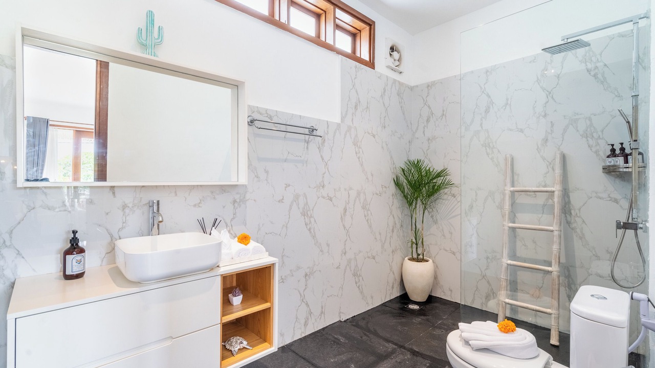 Photo of Bathroom in Sunset Road