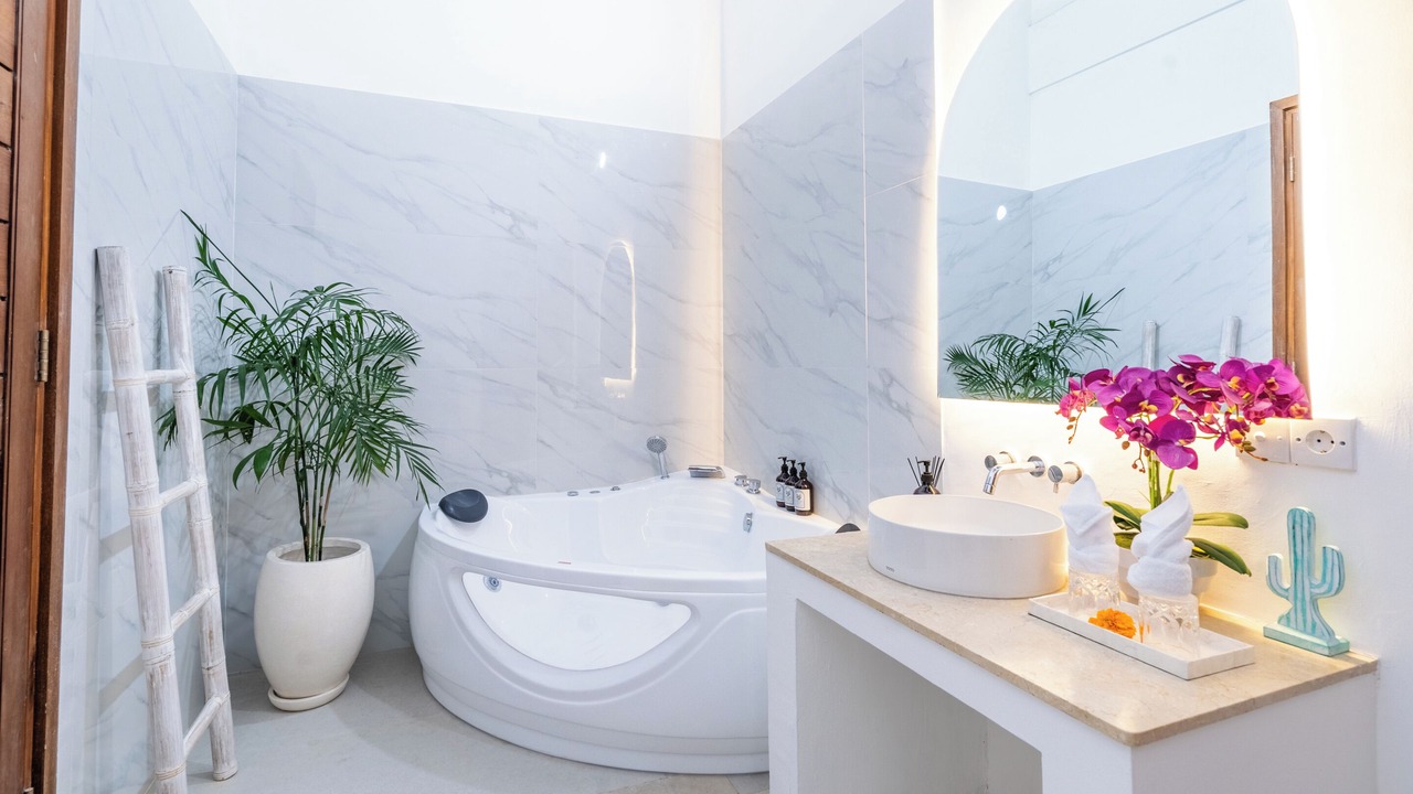 Photo of Bathroom in Sunset Road