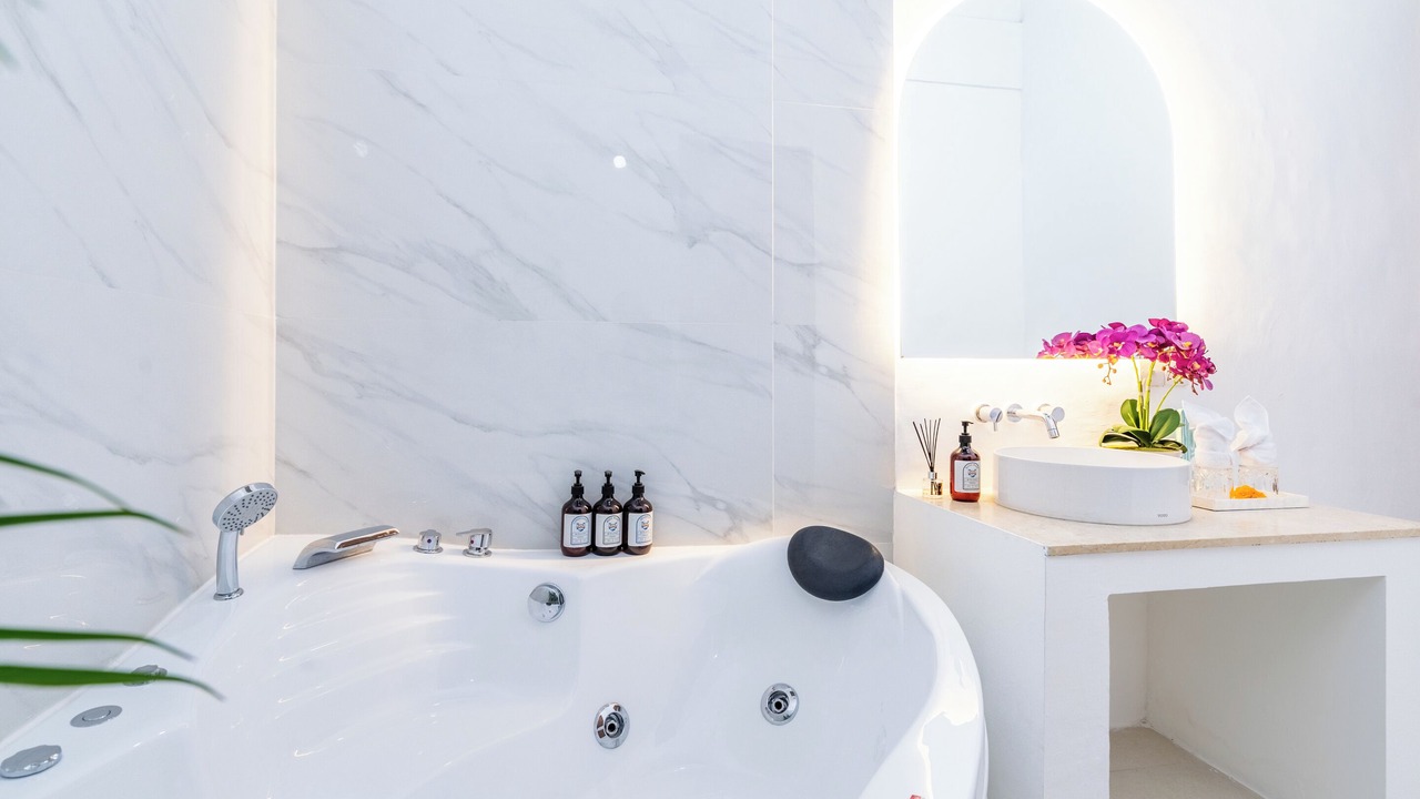 Photo of Bathroom in Sunset Road