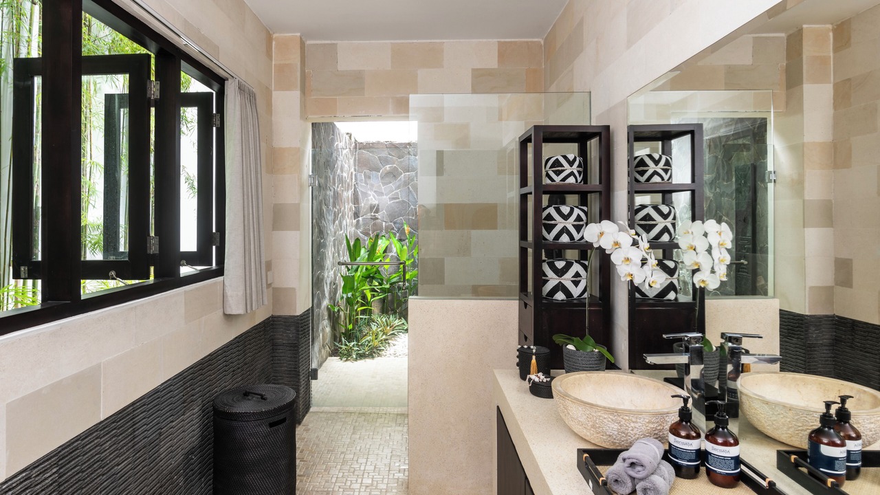 Photo of Bathroom in Sunset Road