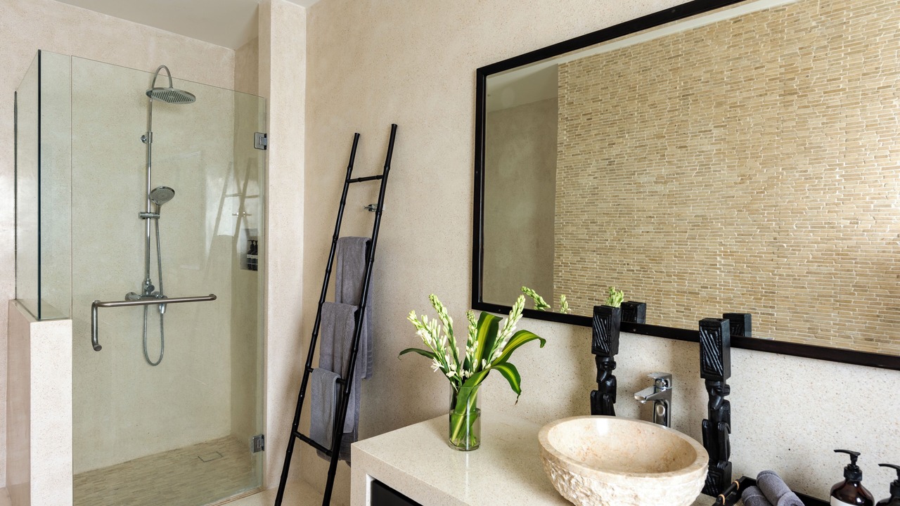 Photo of Bathroom in Sunset Road