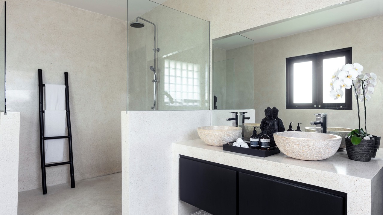 Photo of Bathroom in Sunset Road