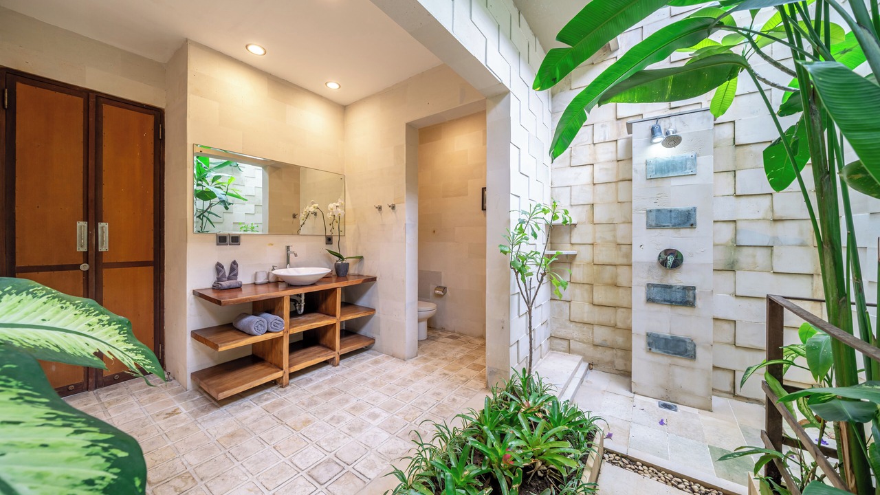 Photo of Bathroom in Dyanapura