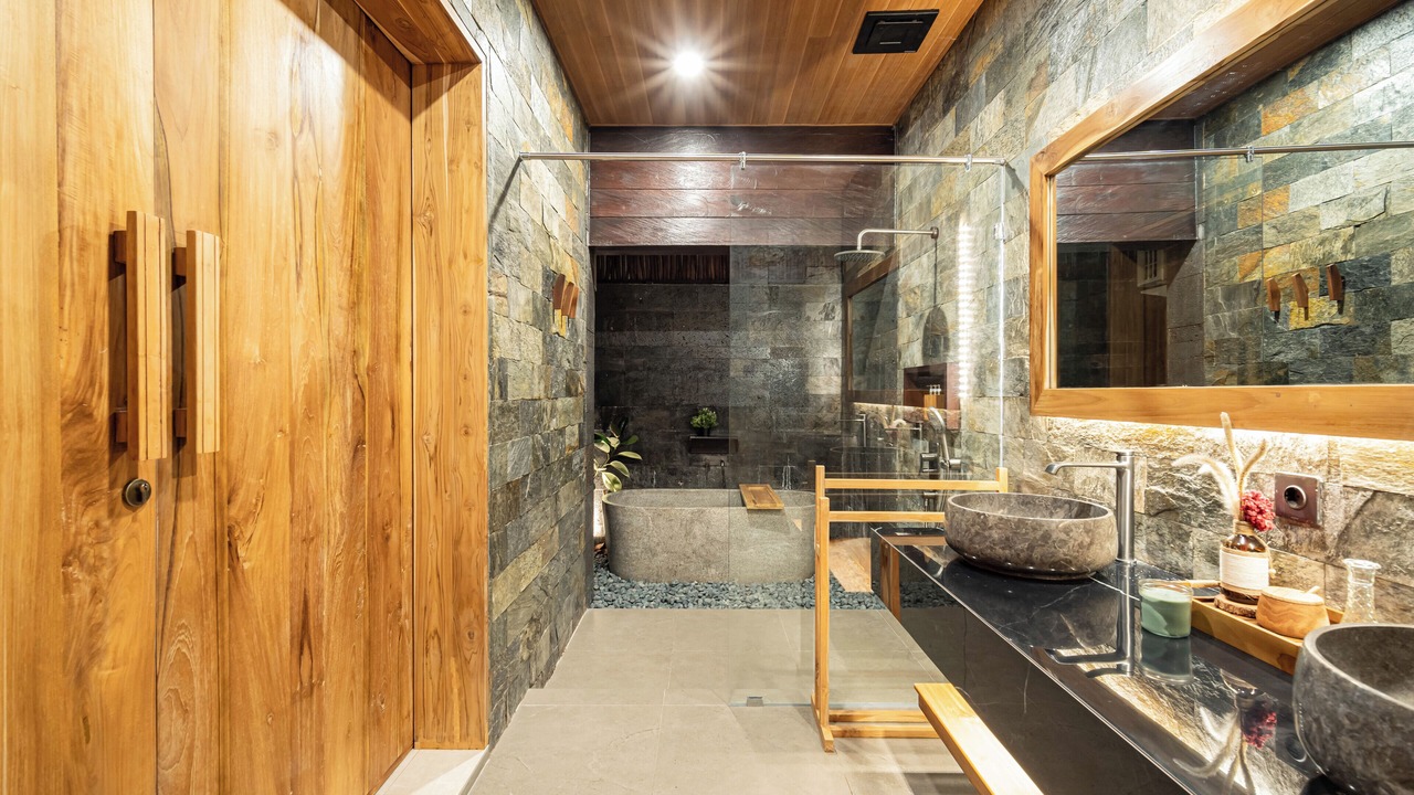 Photo of Bathroom in Kartika Plaza