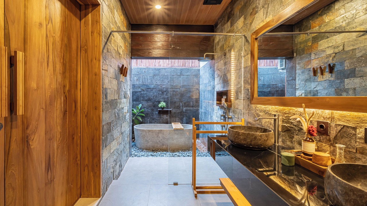 Photo of Bathroom in Kartika Plaza