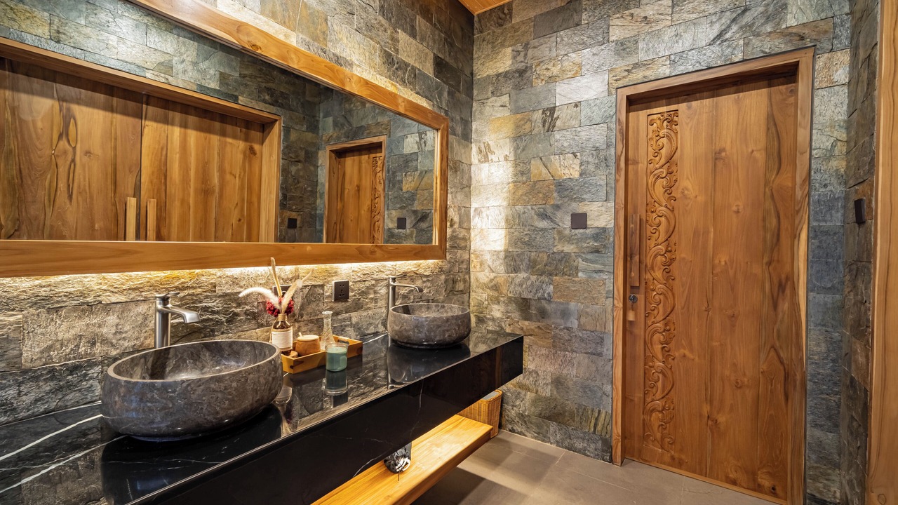 Photo of Bathroom in Kartika Plaza