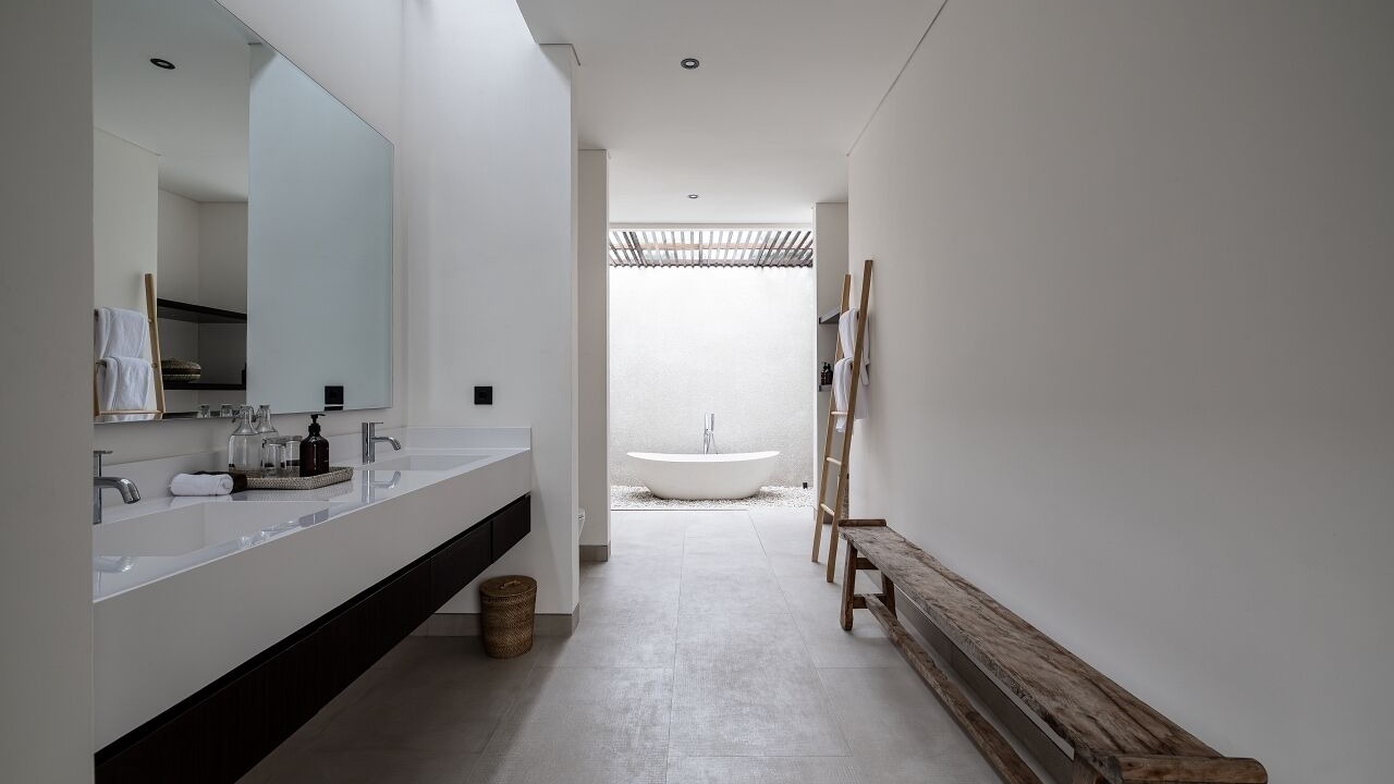 Photo of Bathroom in Petitenget