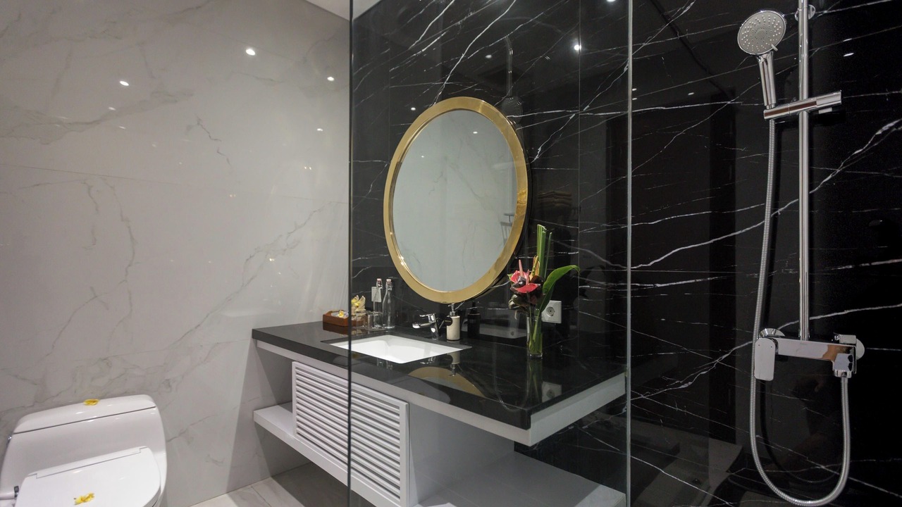 Photo of Bathroom in Sunset Road