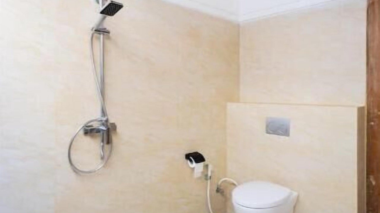 Photo of Bathroom in Kartika Plaza