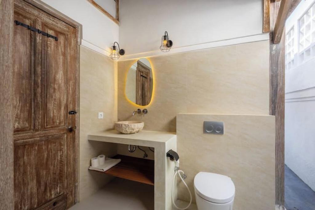 Photo of Bathroom in Kartika Plaza