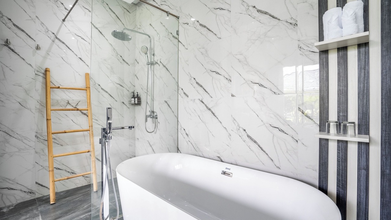 Photo of Bathroom in Sunset Road
