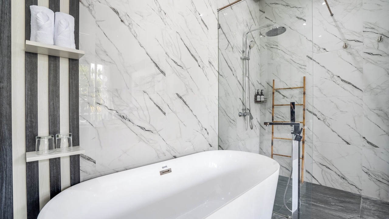 Photo of Bathroom in Sunset Road